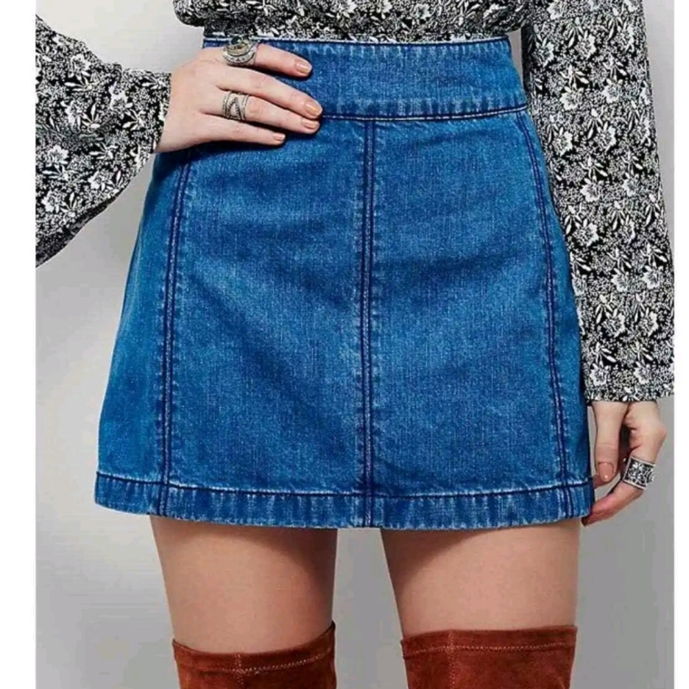 FREE PEOPLE ZIP BACK DENIM SKIRT SIZE 2 - Picture 1 of 8